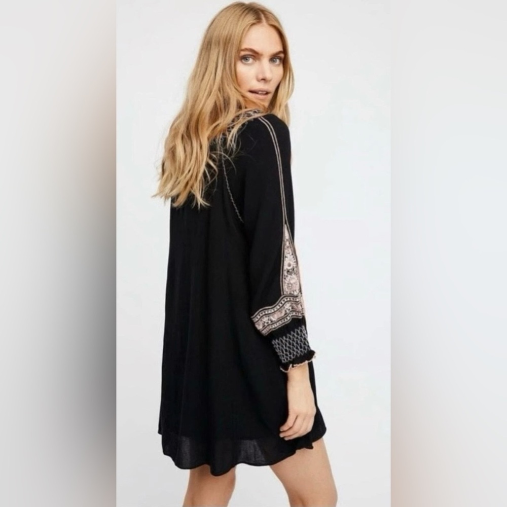 NWOT Free People ๐ค Small Wind Willow Embroidered Tunic Dress Black New $128 Ret - Picture 3 of 15